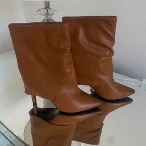 Elegant Tan Heeled Boots